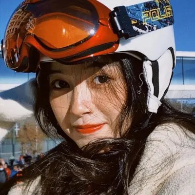 绿茵春色